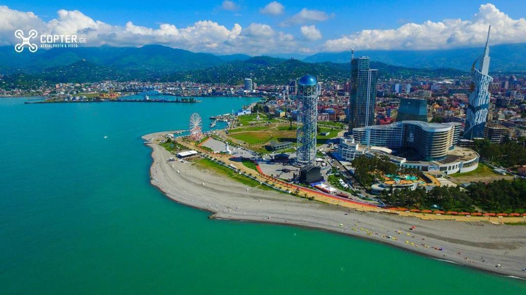 Hotel Ergo Batumi Exteriör bild